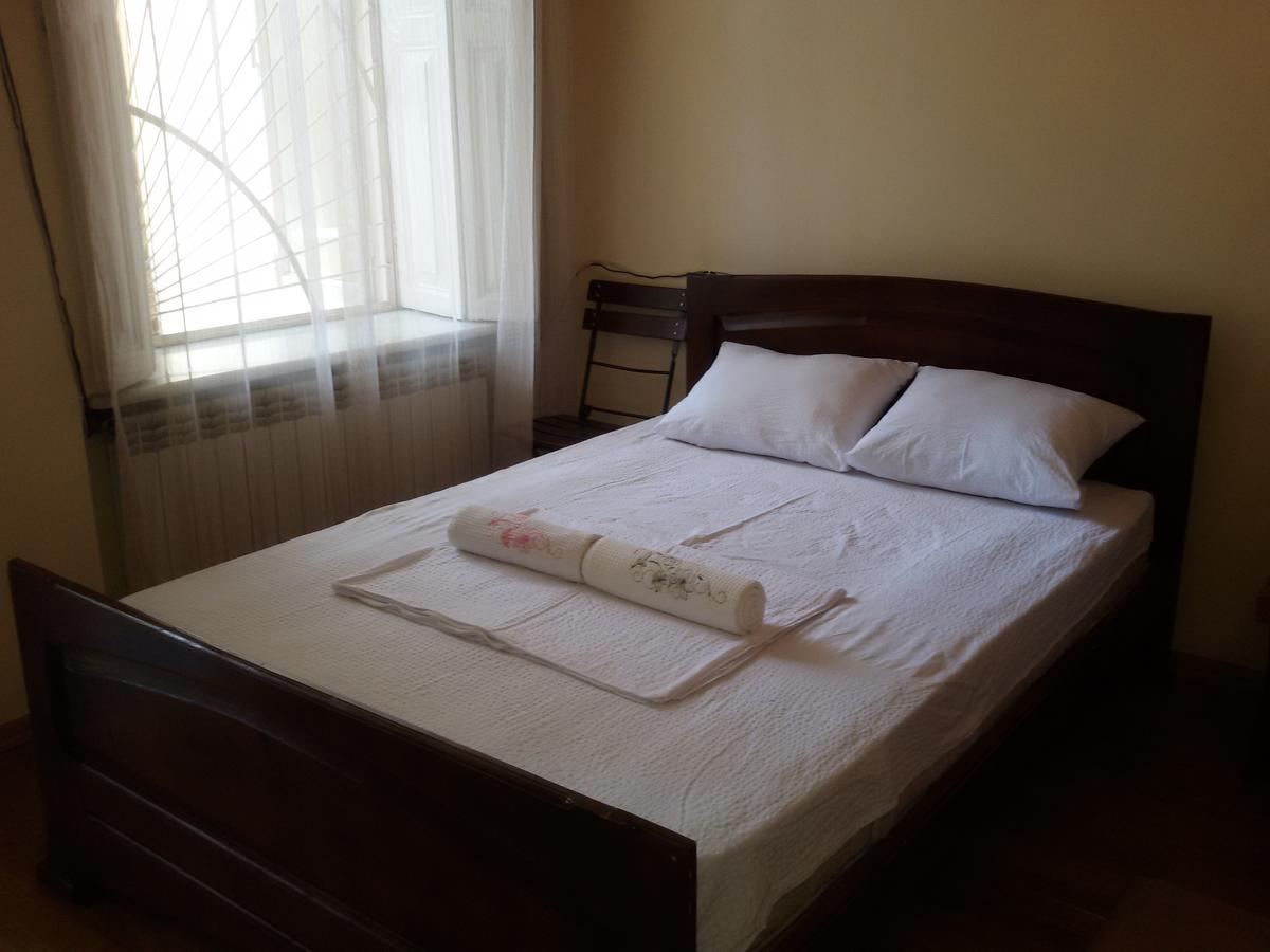 Mar Nero Hostel Batumi Exterior photo