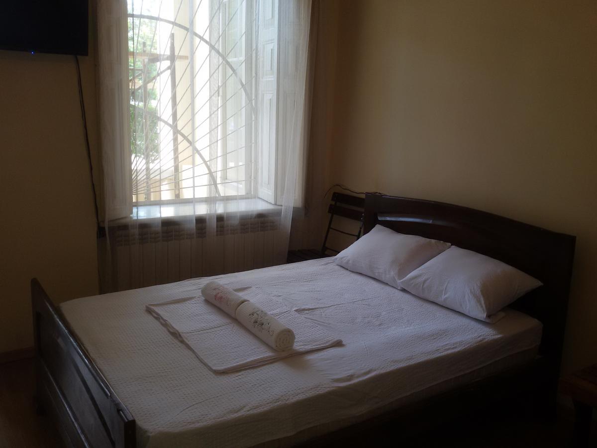 Mar Nero Hostel Batumi Exterior photo