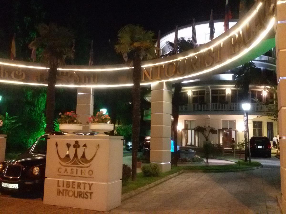 Mar Nero Hostel Batumi Exterior photo